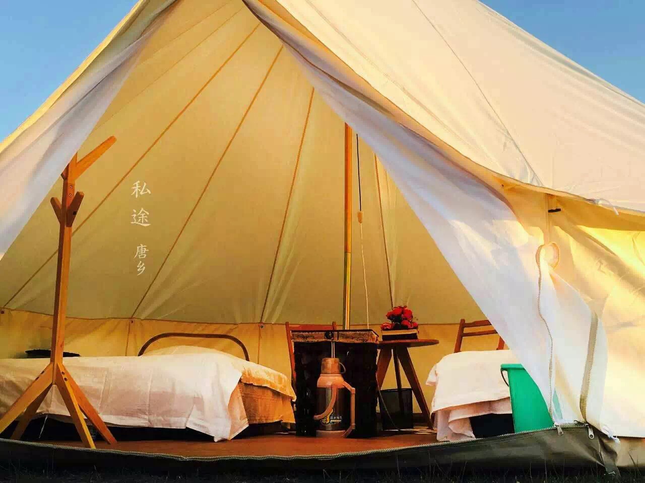 树林中野营的帐篷高清图片下载-正版图片500797590-摄图网